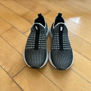 Nike Women’s React Phantom